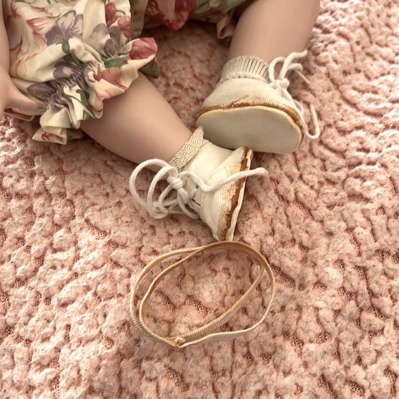VTG EUC Chelsea Porcelain Doll from The Hamilton Collection - Picture 5 of 8